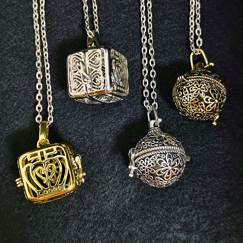 Diffuser Necklace Locket - Vintage ottone Hollow Ball medaglione ciondolo