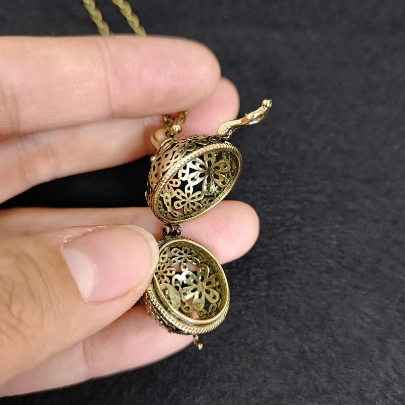 Vintage ottone Hollow Ball med - Diffuser Necklace Locket recensione e prezzo